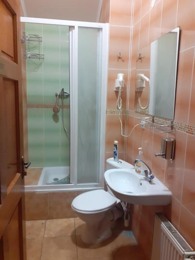 Hostel Stozhary Тернополь Экстерьер фото