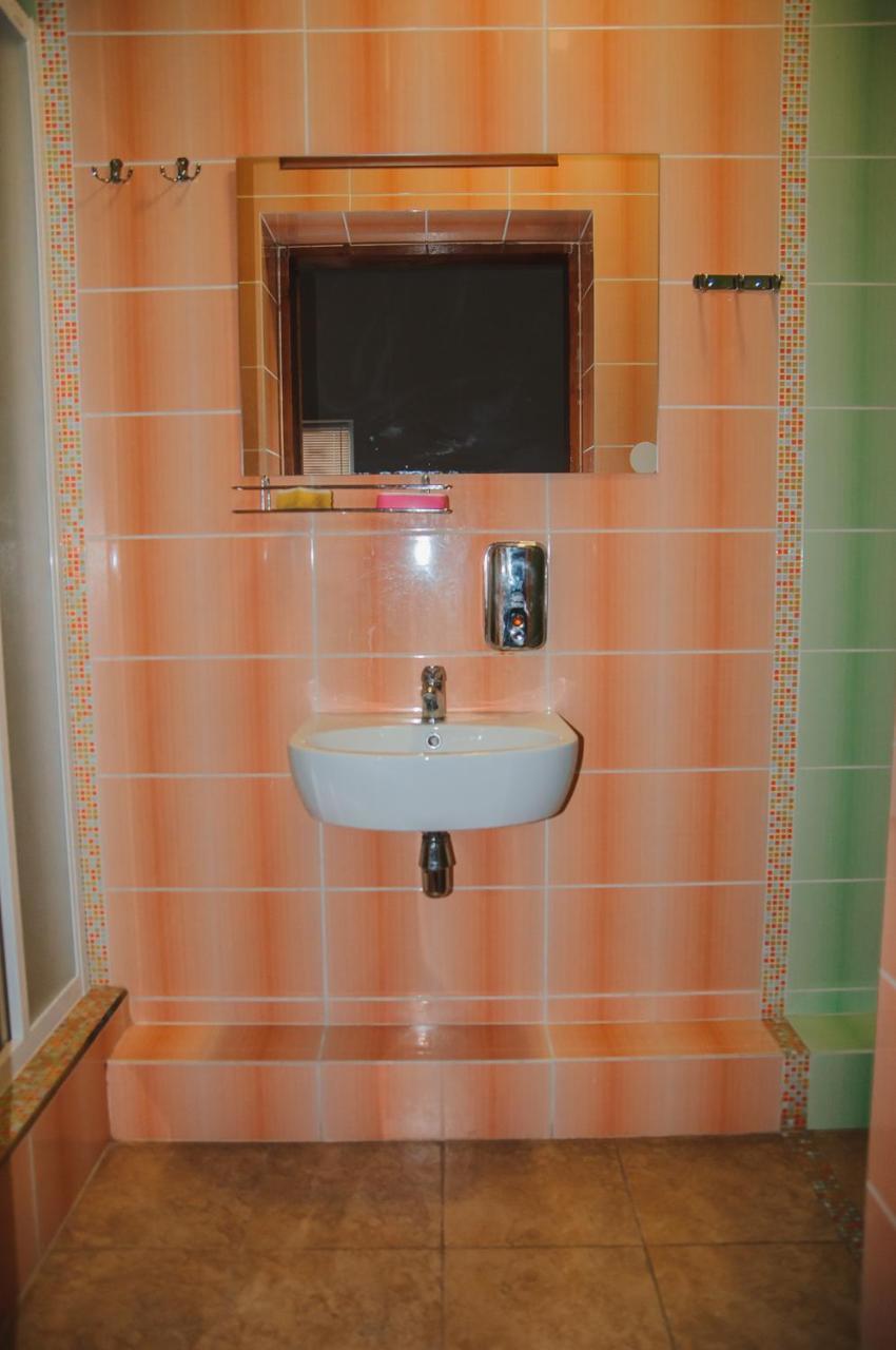 Hostel Stozhary Тернополь Экстерьер фото